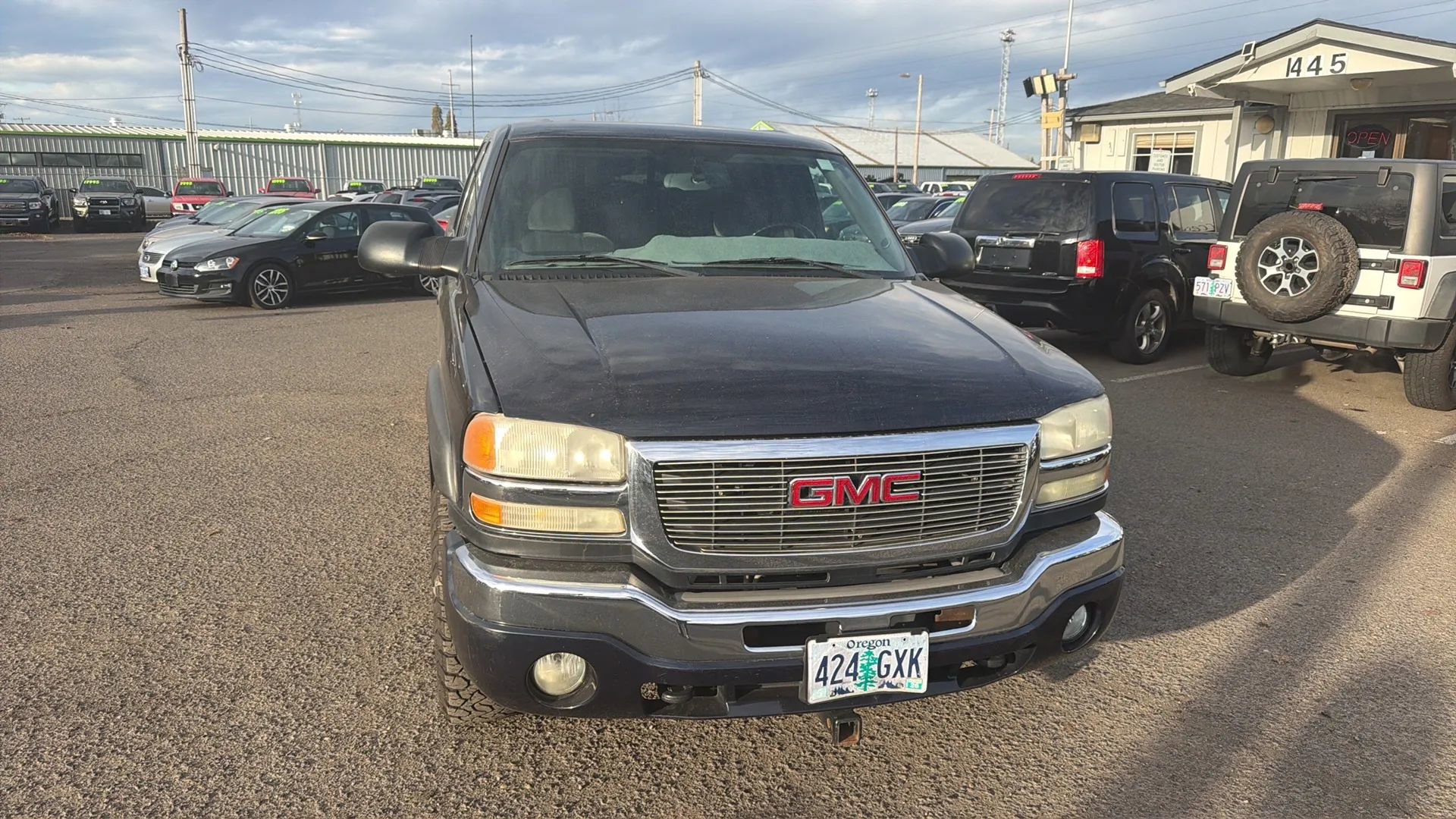 Used 2005 GMC Sierra 2500 SLE w/ Heavy-Duty Power Package AWD/4WD image 1