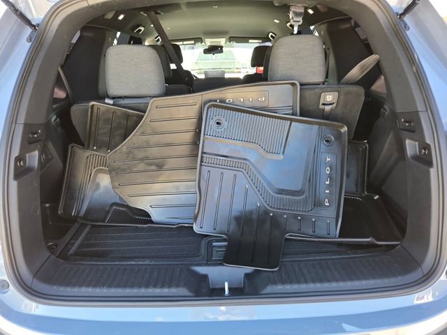 Used 2025 Honda Pilot Sport image 13