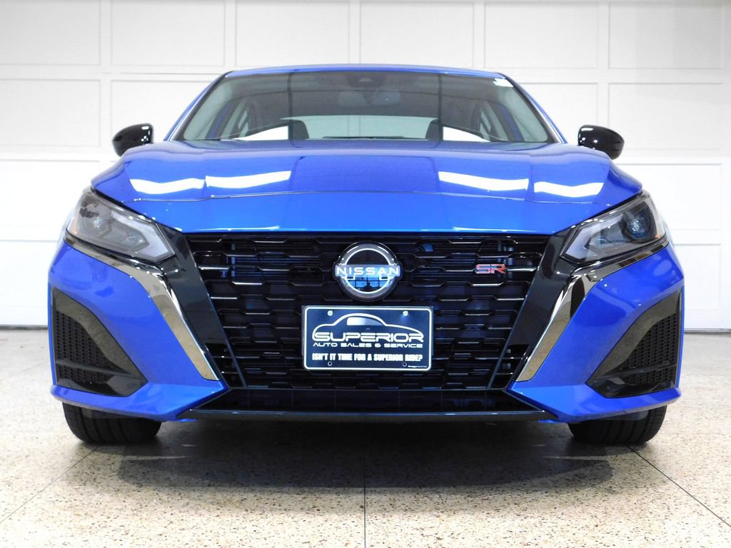Used 2025 Nissan Altima 2.5 SR AWD/4WD image 4