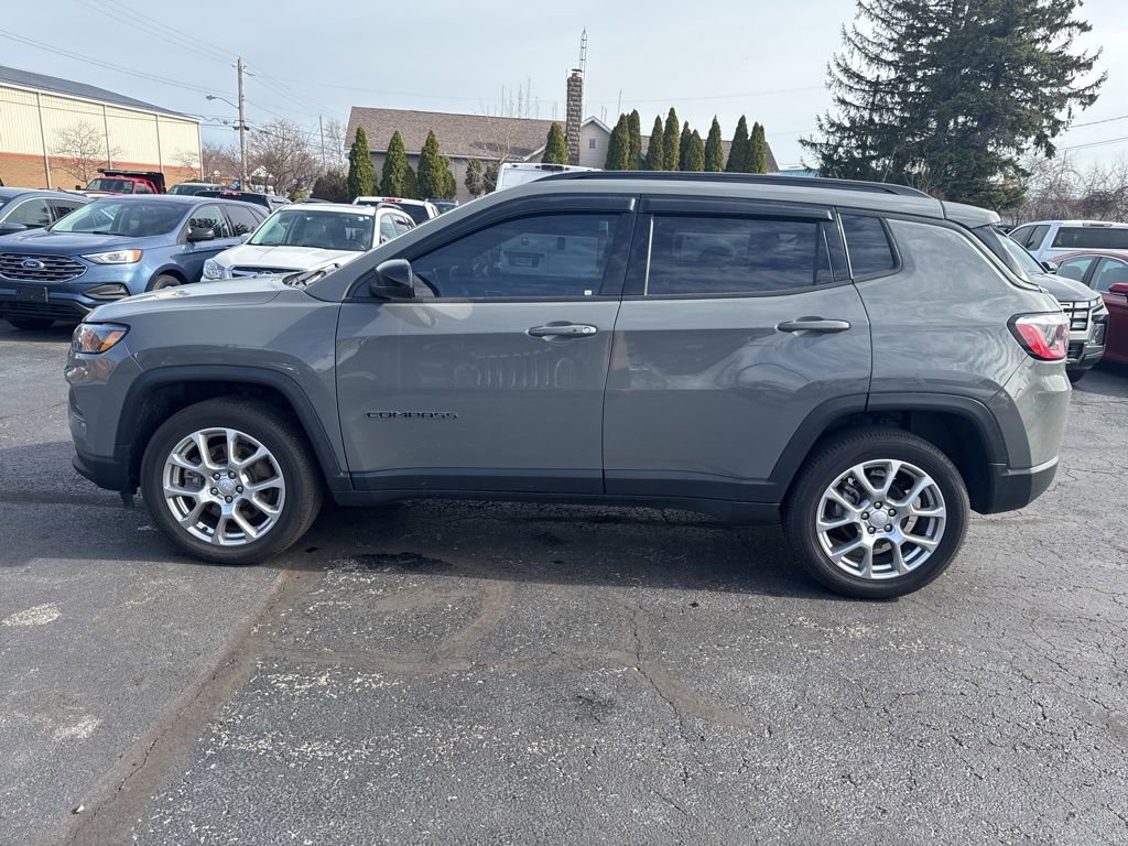 Used 2023 Jeep Compass Latitude image 13
