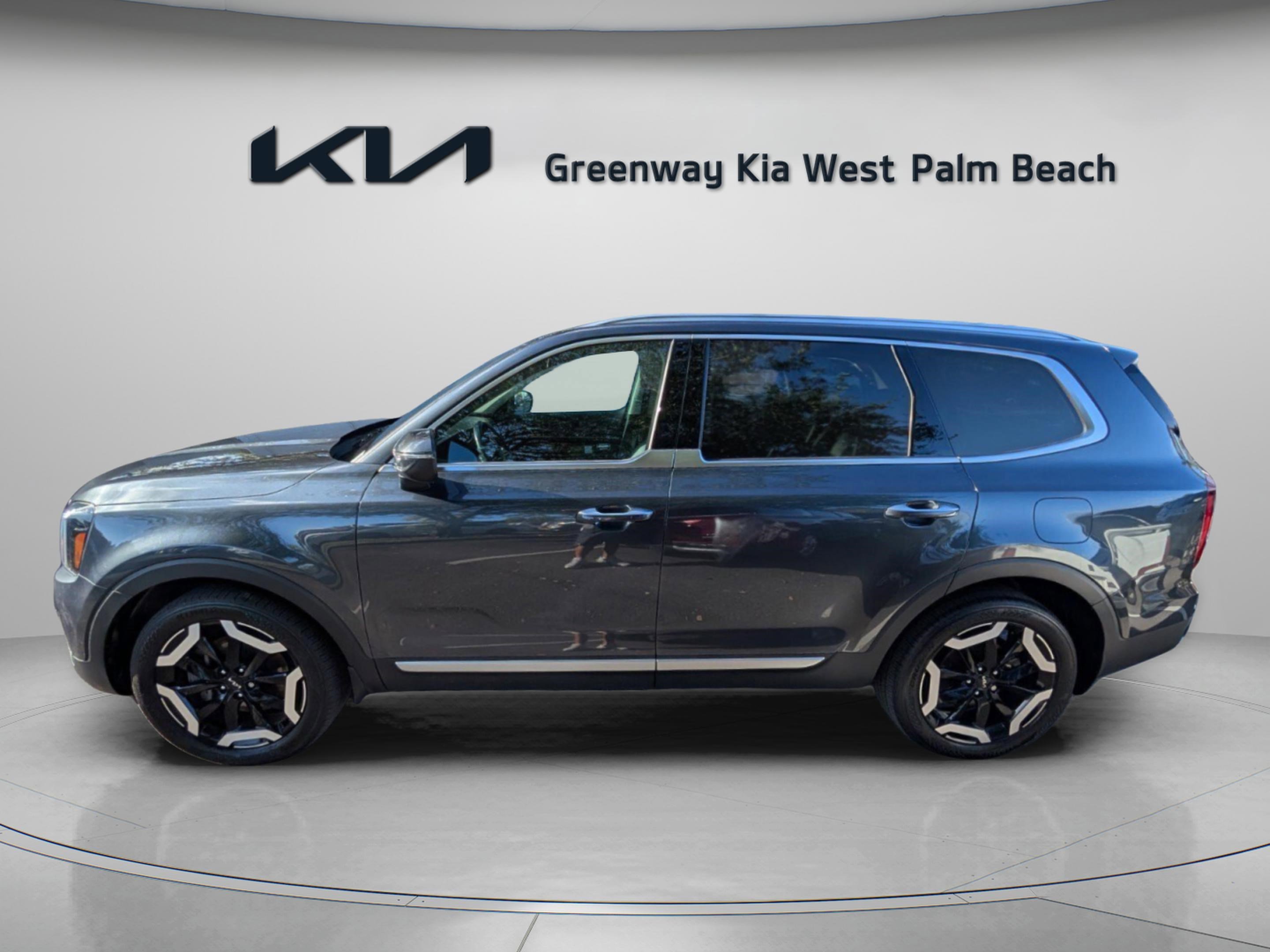 Certified 2024 Kia Telluride S w/ S Sunroof Package image 5