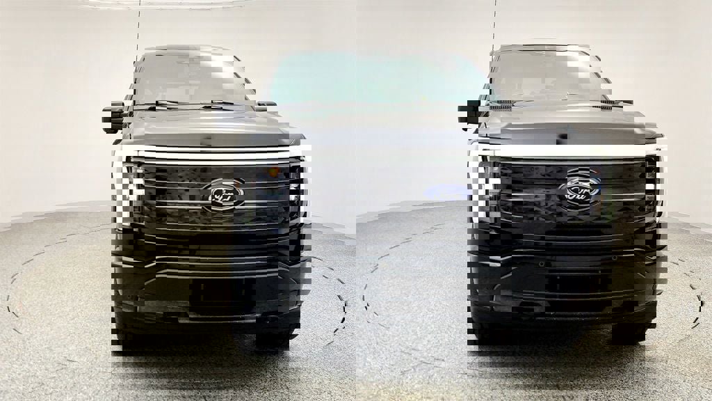 Used 2023 Ford F150 Lightning Platinum image 2