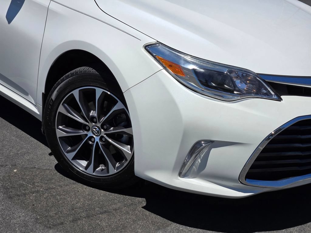 Used 2018 Toyota Avalon XLE Premium FWD image 9