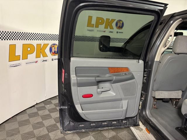 Used 2006 Dodge Ram 3500 Truck SLT w/ Light Group image 13