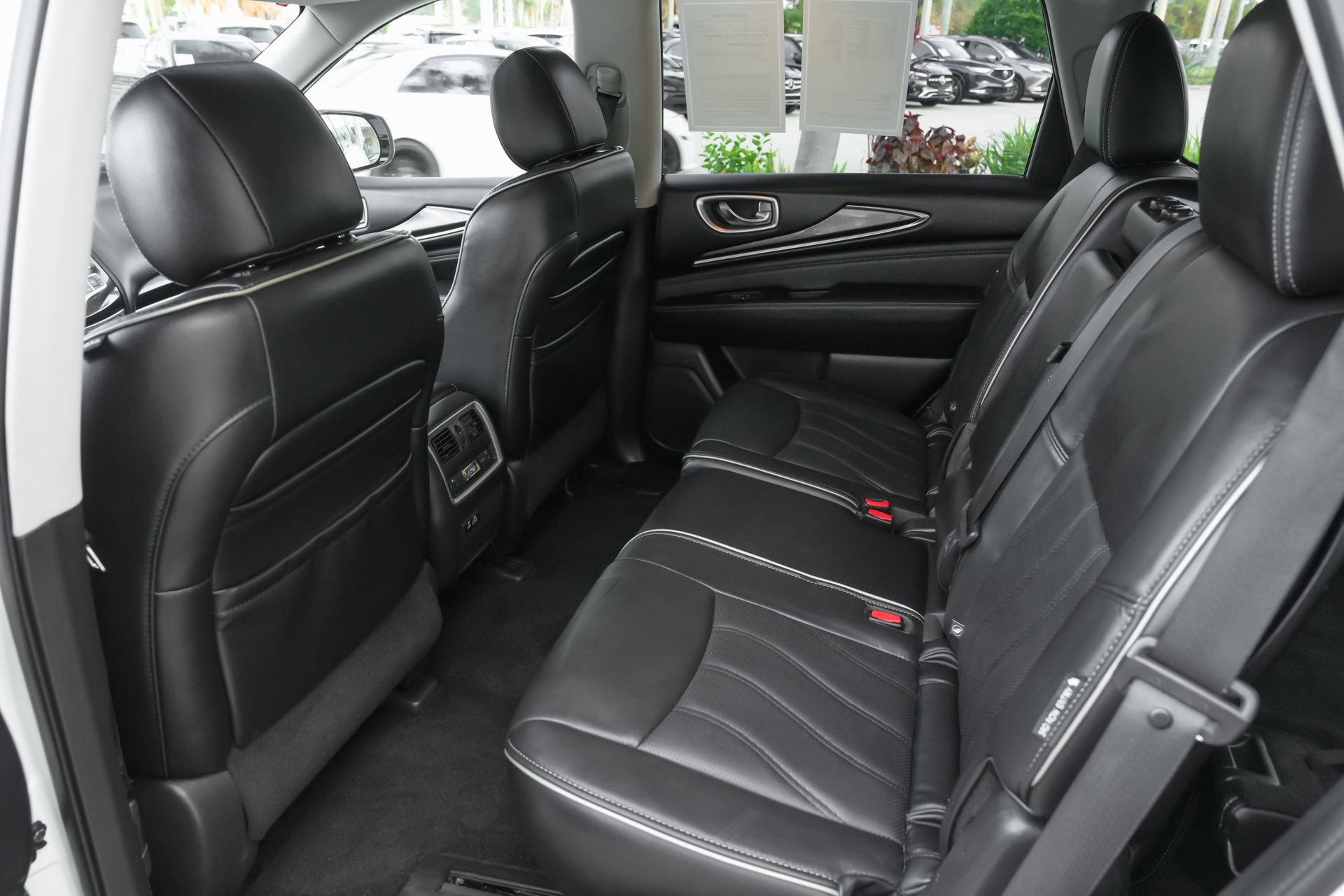 Used 2019 INFINITI QX60 Luxe w/ Essential Package image 31