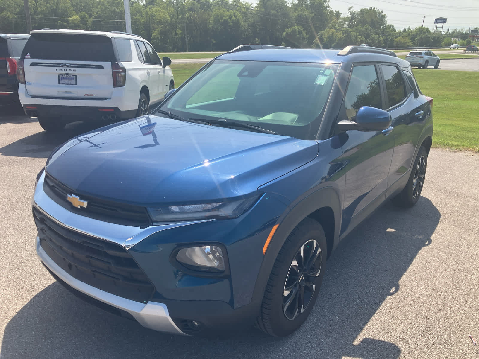Used 2021 Chevrolet TrailBlazer LT w/ Convenience Package FWD image 3