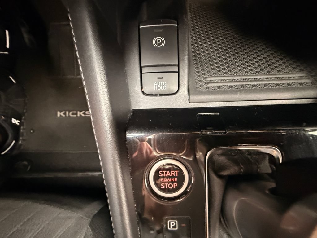 Used 2021 Nissan Kicks SV FWD image 19