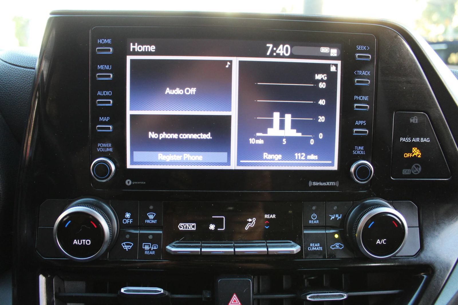 Used 2021 Toyota Highlander L FWD image 21