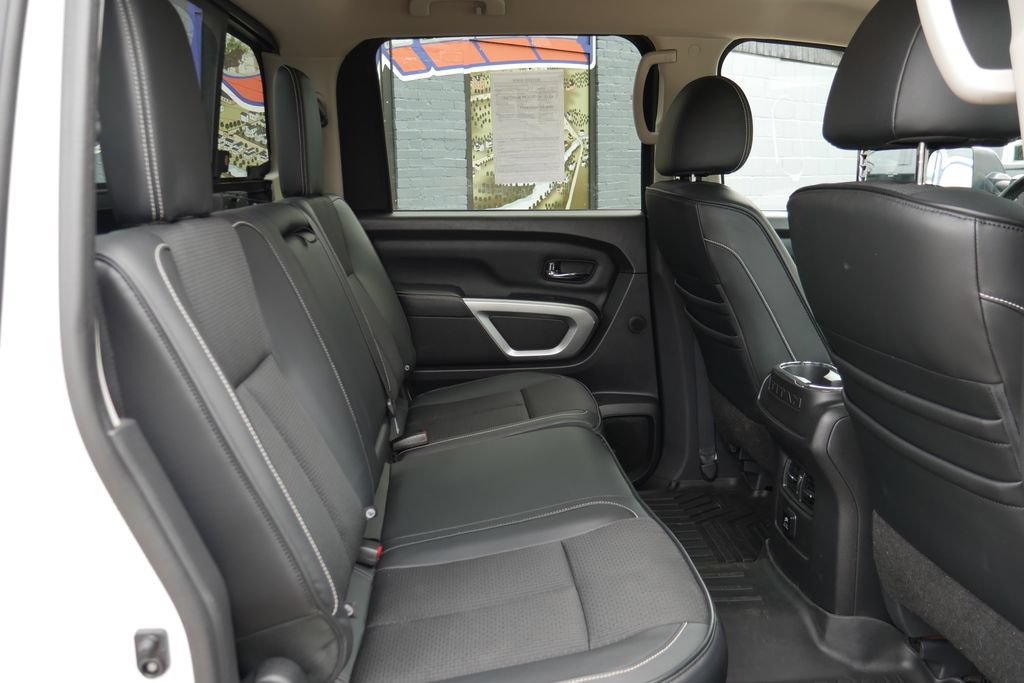 Used 2018 Nissan Titan PRO-4X AWD/4WD image 11