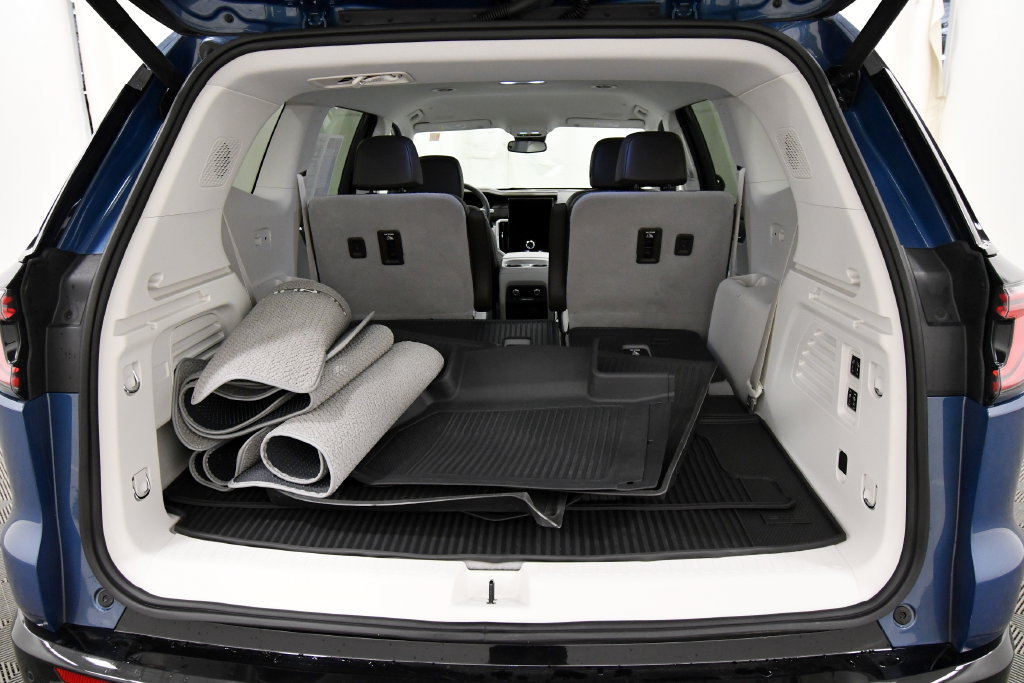 Used 2024 GMC Acadia Denali FWD image 7