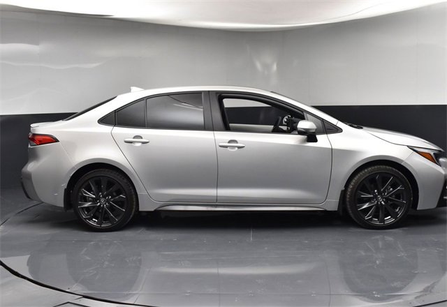 Used 2025 Toyota Corolla SE image 8