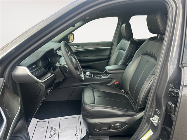 New 2026 Jeep Grand Cherokee Limited w/ Limited Altitude Package image 9