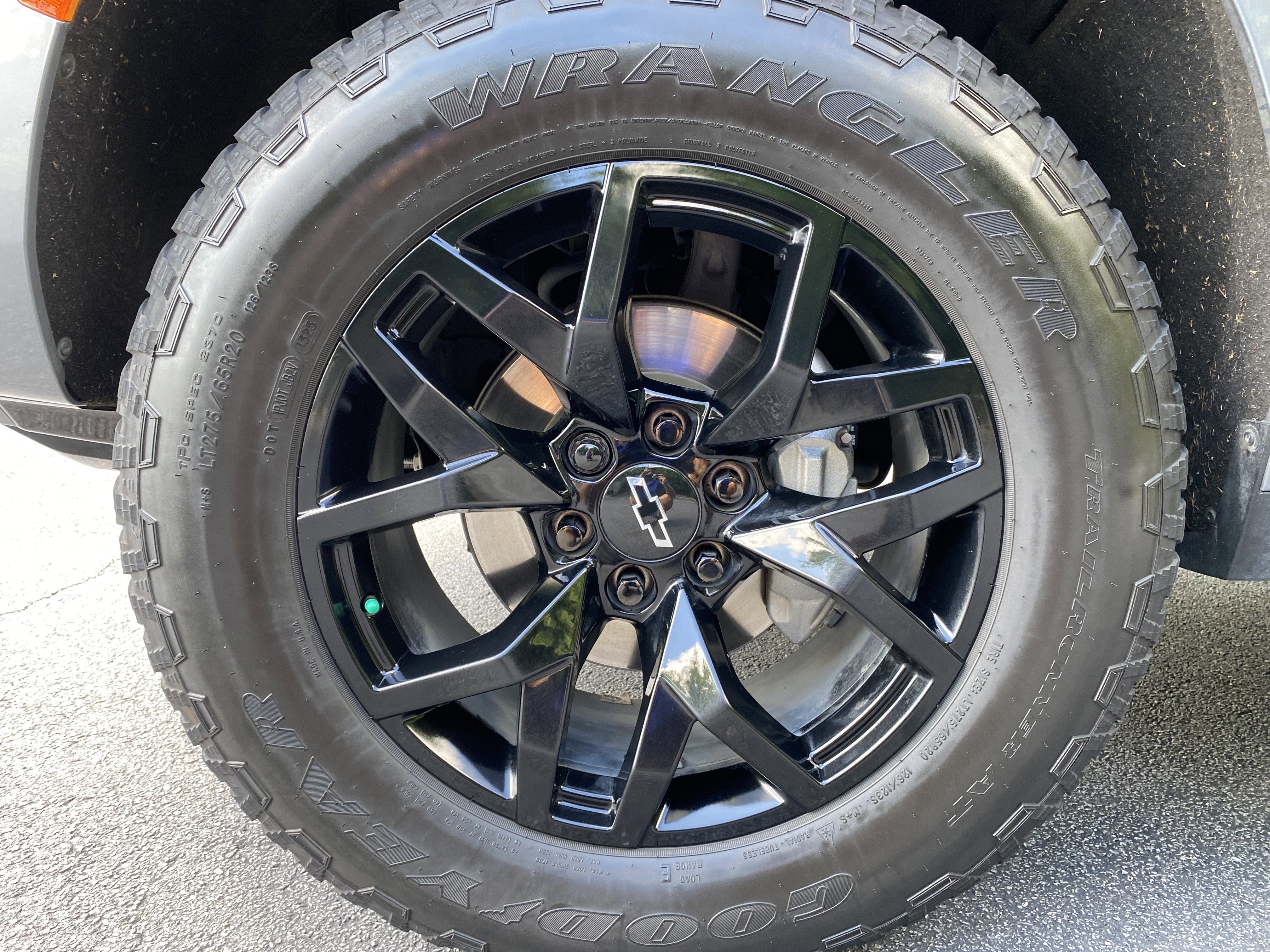 Used 2022 Chevrolet Tahoe Z71 w/ Luxury Package AWD/4WD image 46