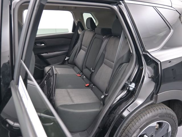 Used 2025 Nissan Rogue SV image 25