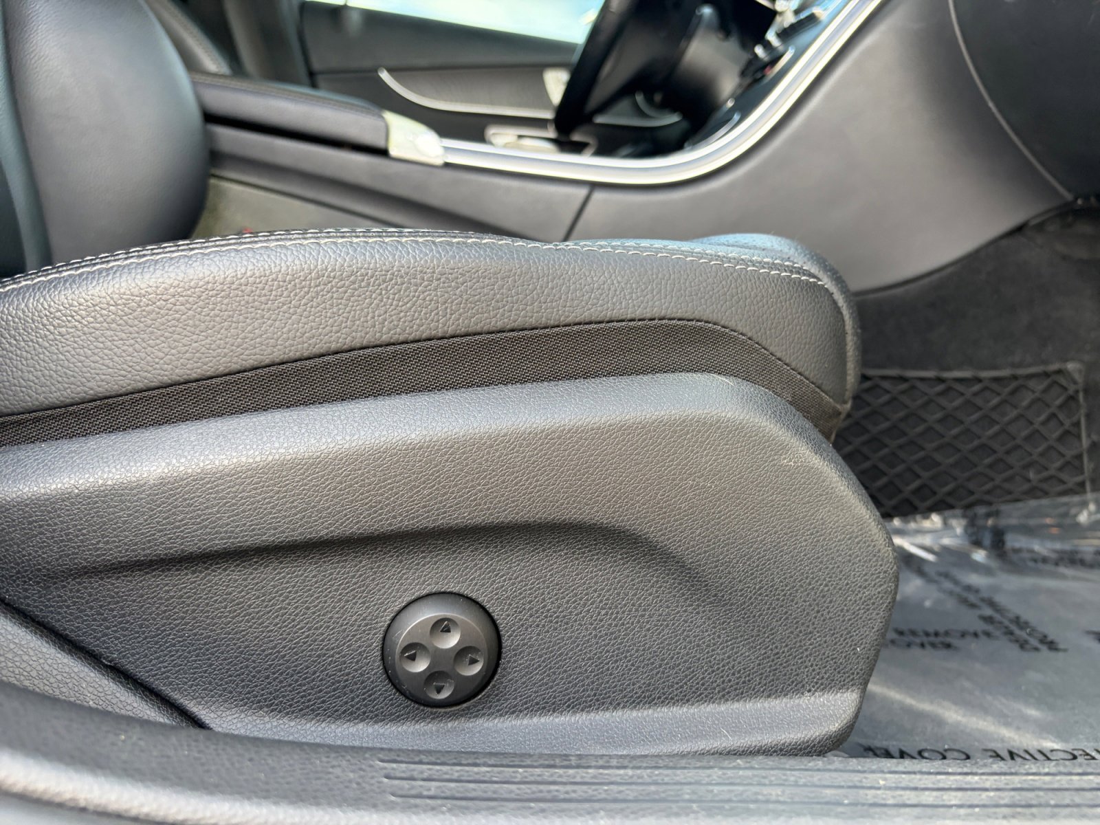 Used 2017 Mercedes-Benz C 300 4MATIC Sedan image 34