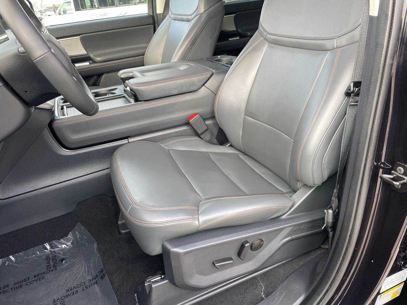 Used 2025 Ford Expedition Active AWD/4WD image 10