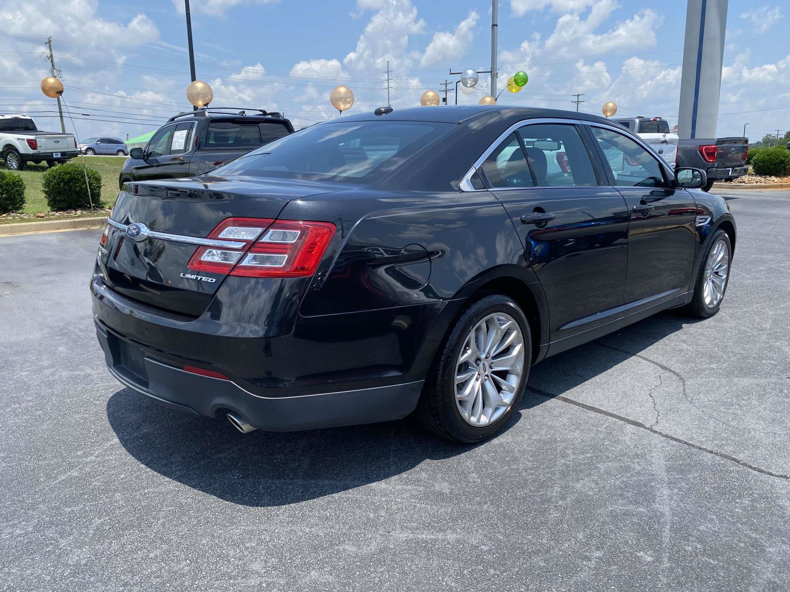 Used 2015 Ford Taurus Limited FWD image 7