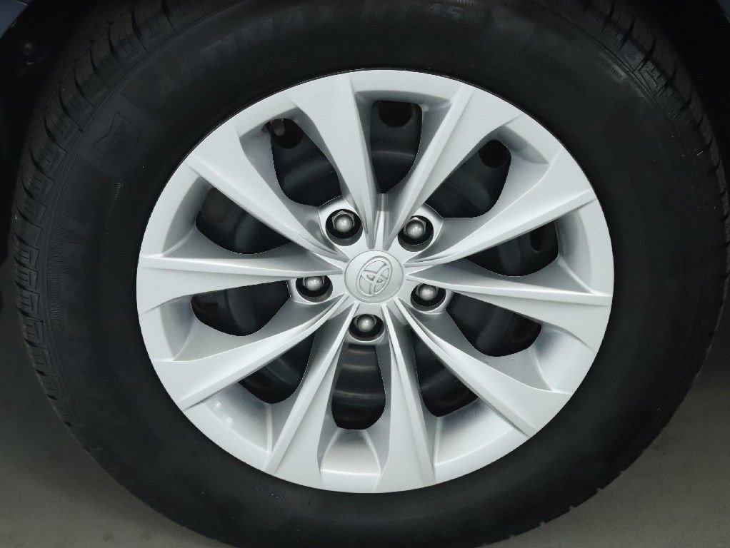 Used 2017 Toyota Camry XLE image 36
