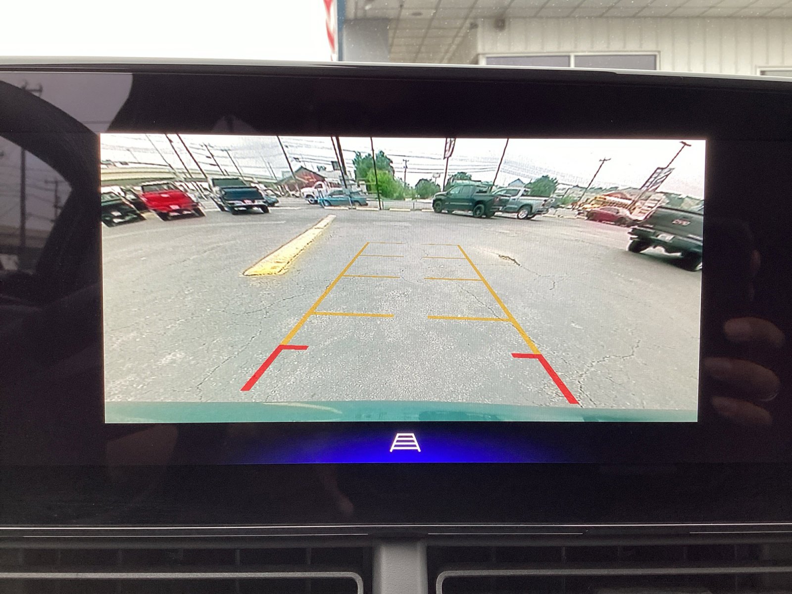 Used 2025 Chevrolet Trax LT FWD image 19