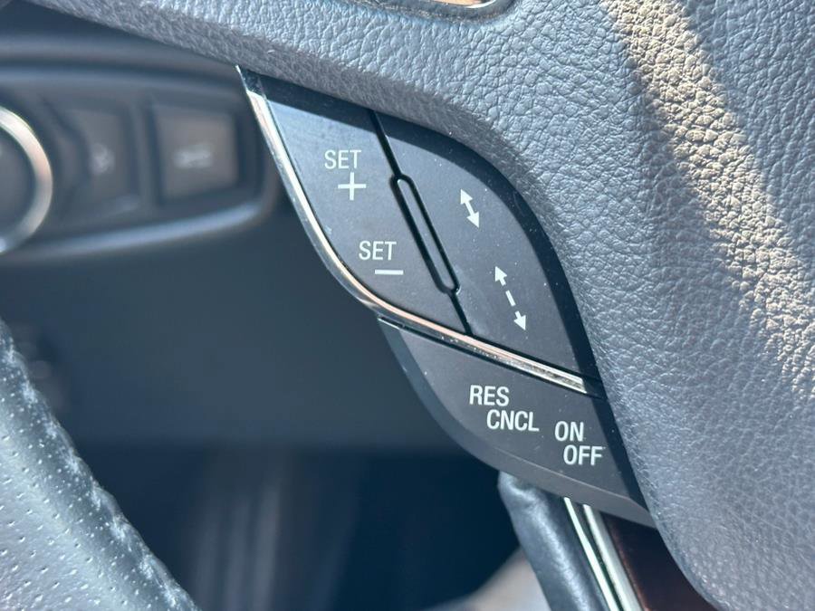 Used 2013 Lincoln MKZ FWD image 24
