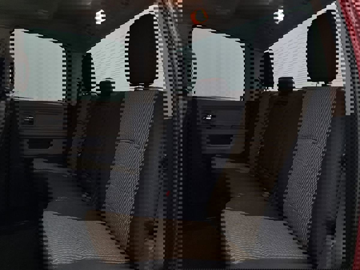 Used 2011 RAM 3500 4x4 Crew Cab image 16