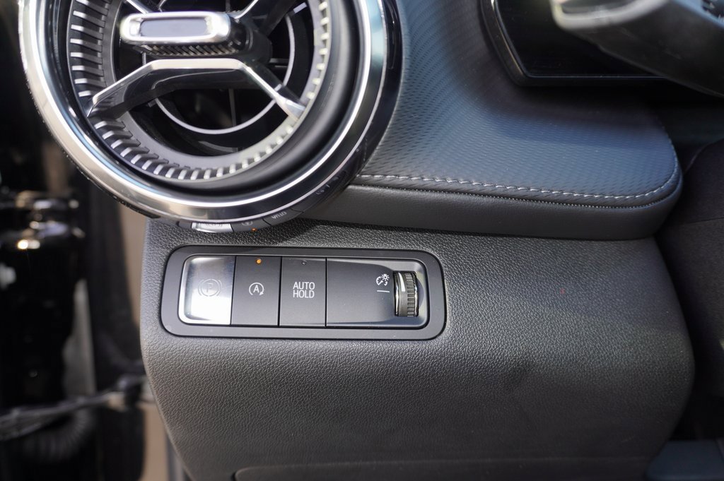 Used 2025 Chevrolet Equinox LT image 16