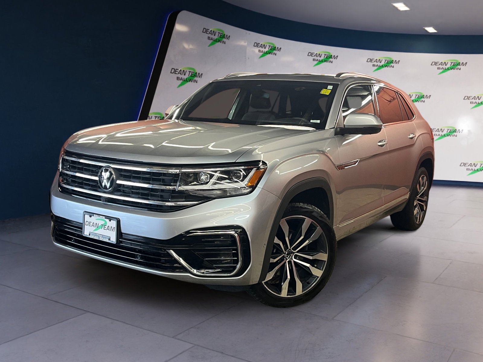 Used 2023 Volkswagen Atlas Cross Sport SEL Premium R-Line image 3