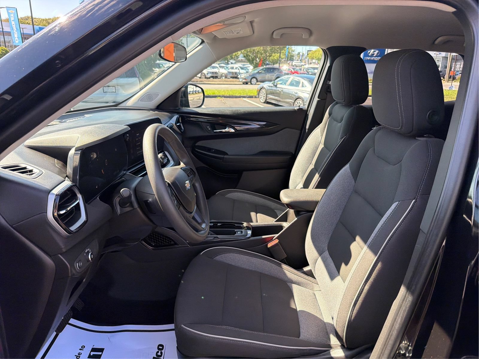 Used 2024 Chevrolet TrailBlazer LT FWD image 9