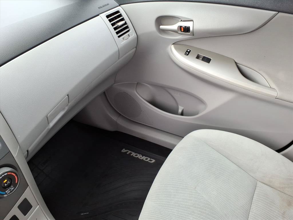 Used 2013 Toyota Corolla LE w/ Premium Pkg FWD image 34