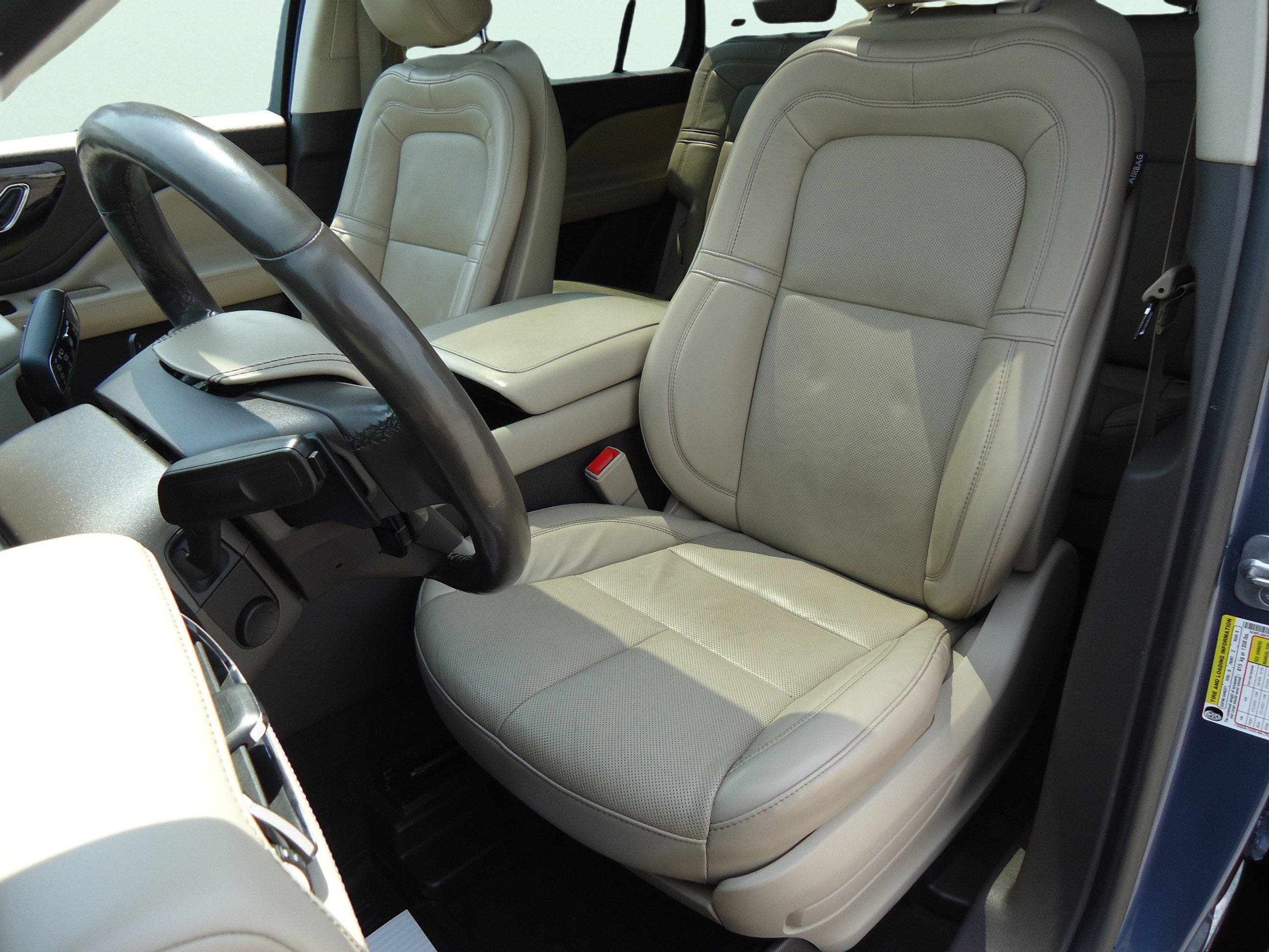 Used 2021 Lincoln Aviator Grand Touring w/ Elements Package Plus AWD/4WD image 25