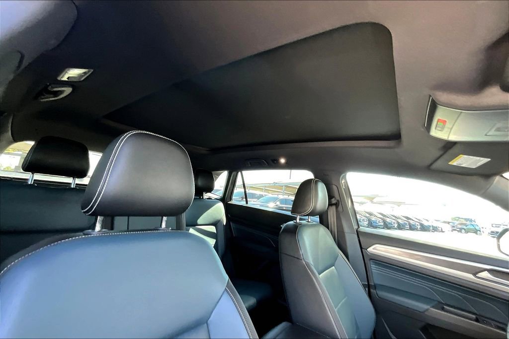 Used 2021 Volkswagen Atlas Cross Sport SEL R-Line image 20