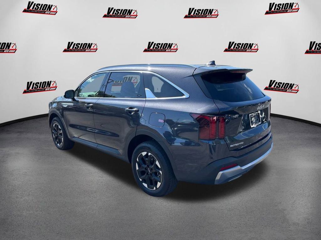 Certified 2025 Kia Sorento S image 7