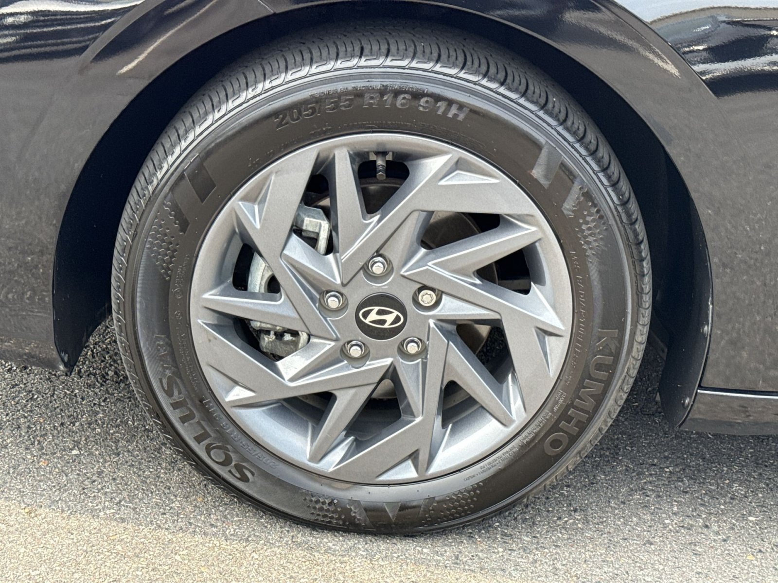 Certified 2024 Hyundai Elantra Blue FWD image 12