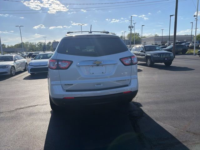 Used 2016 Chevrolet Traverse LT w/ Style and Technology Package FWD image 10