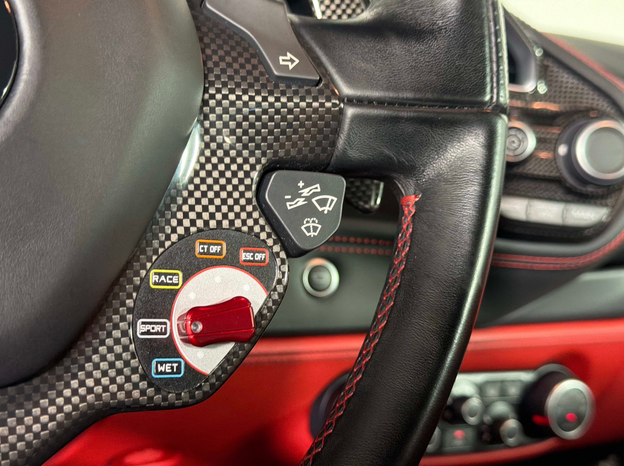 Used 2018 Ferrari 488 GTB RWD image 38