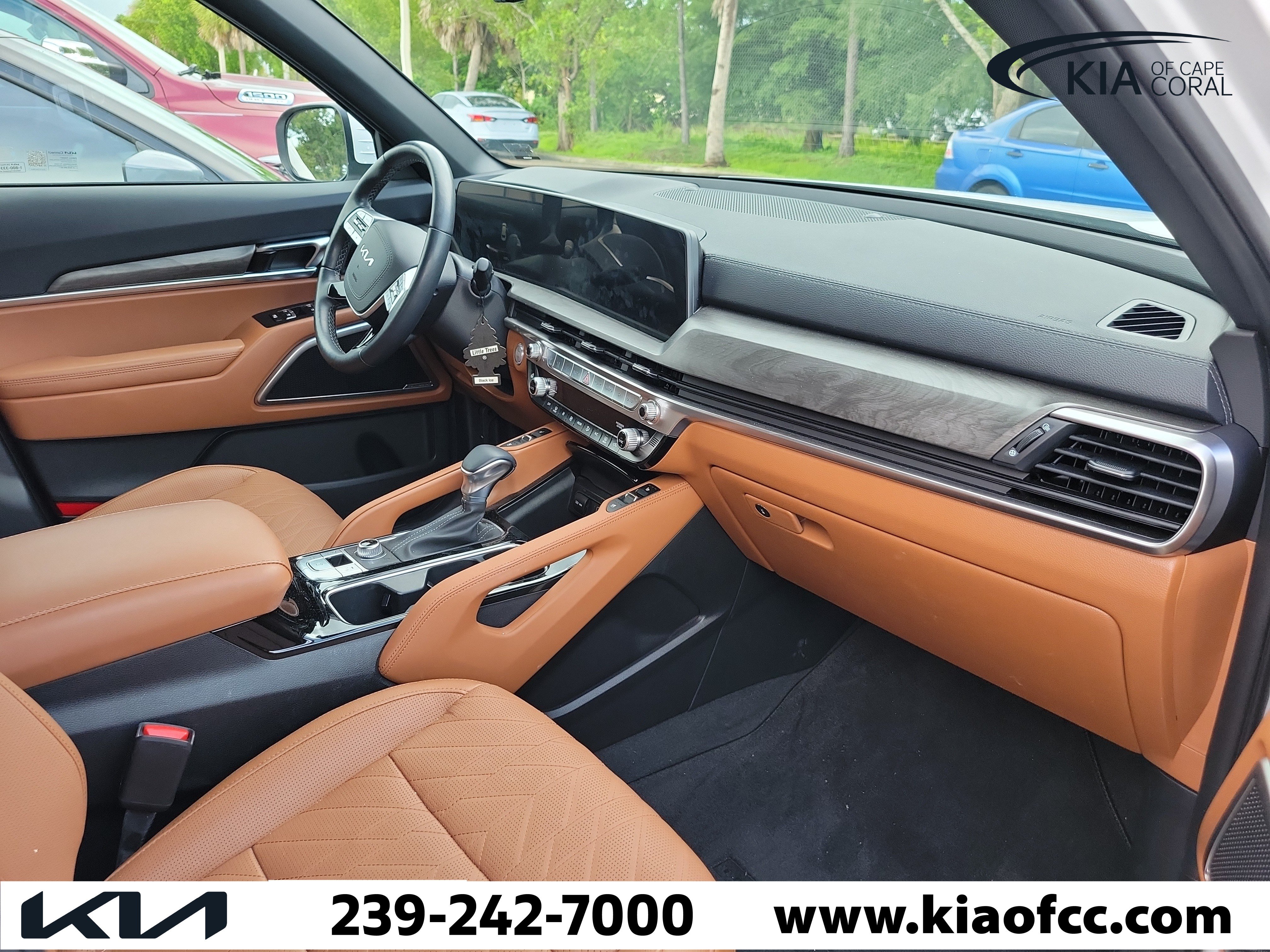Used 2025 Kia Telluride AWD image 8