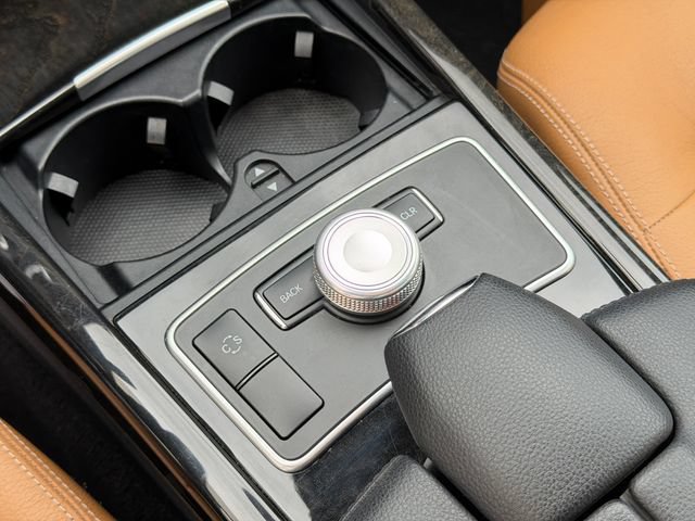 Used 2010 Mercedes-Benz E 350 4MATIC Sedan image 28