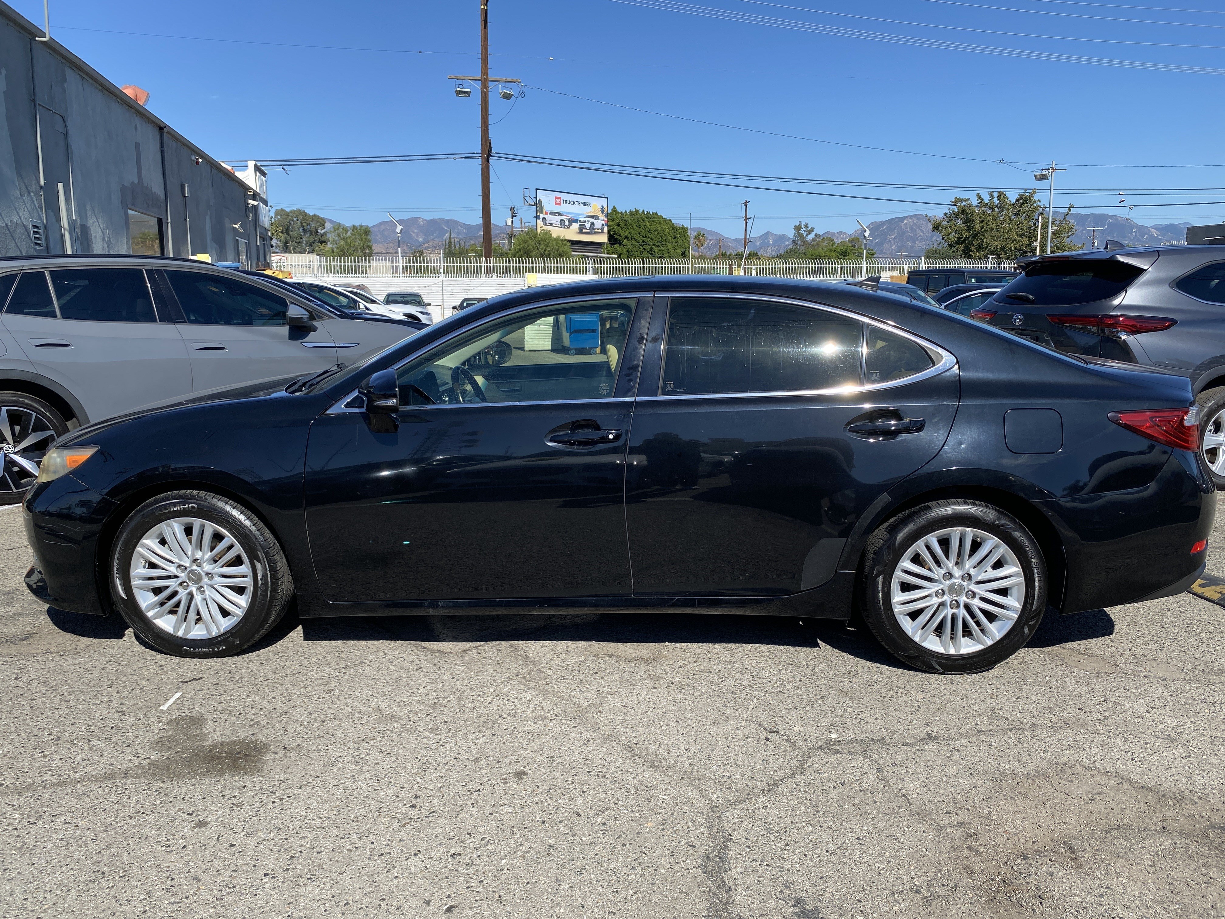 Used 2013 Lexus ES 350 w/ Premium Pkg FWD image 8