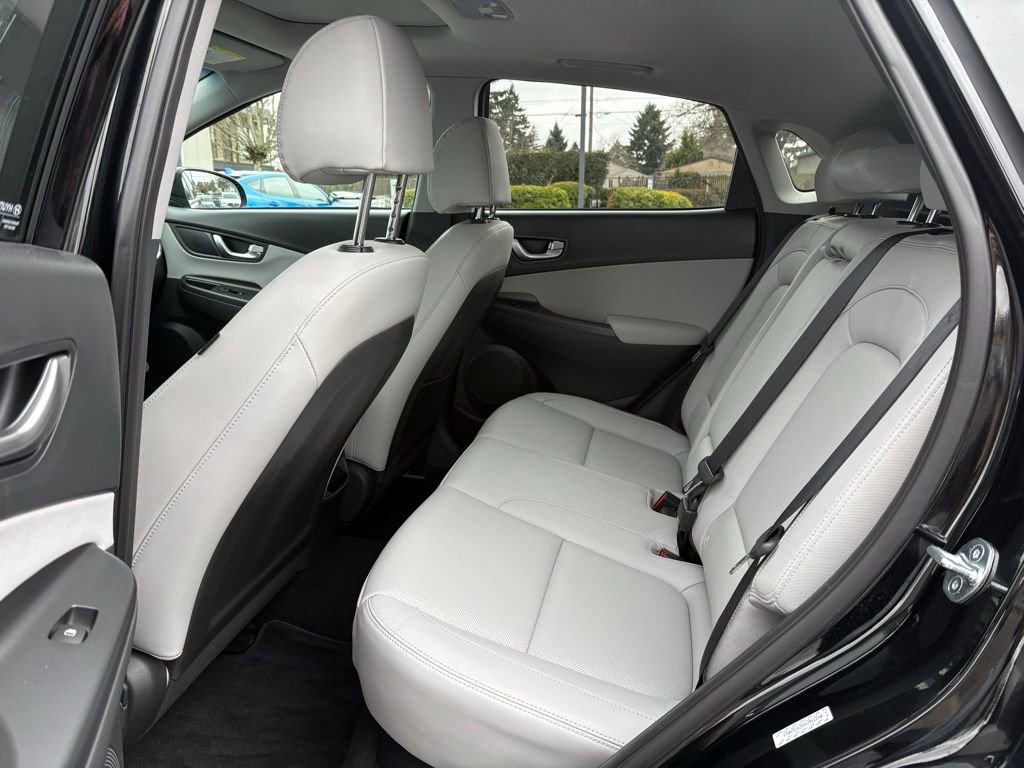 Used 2023 Hyundai Kona Limited image 14