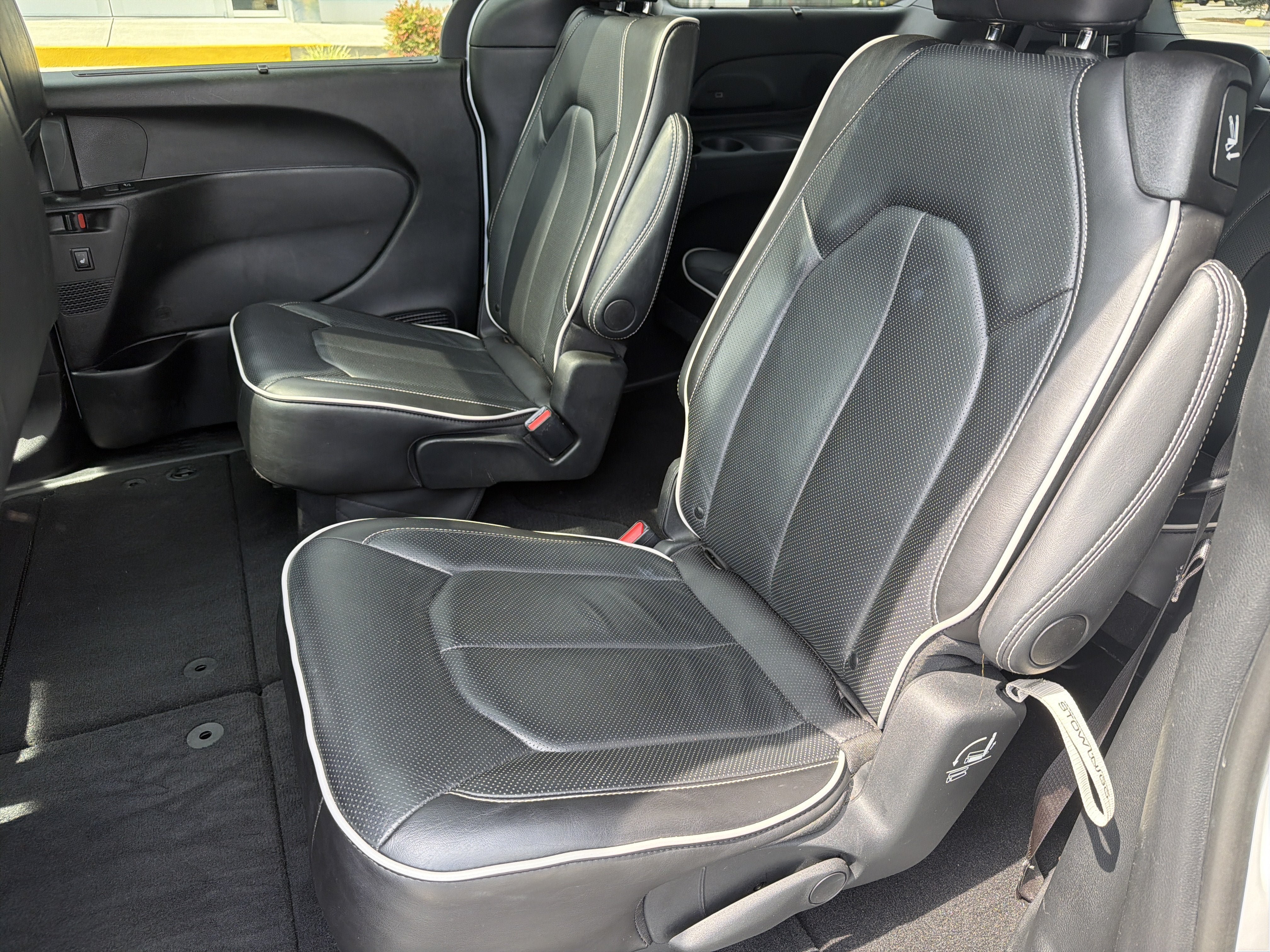 Used 2025 Chrysler Pacifica Limited FWD image 20