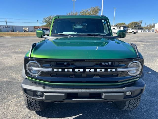 New 2025 Ford Bronco Outer Banks w/ Sasquatch Package