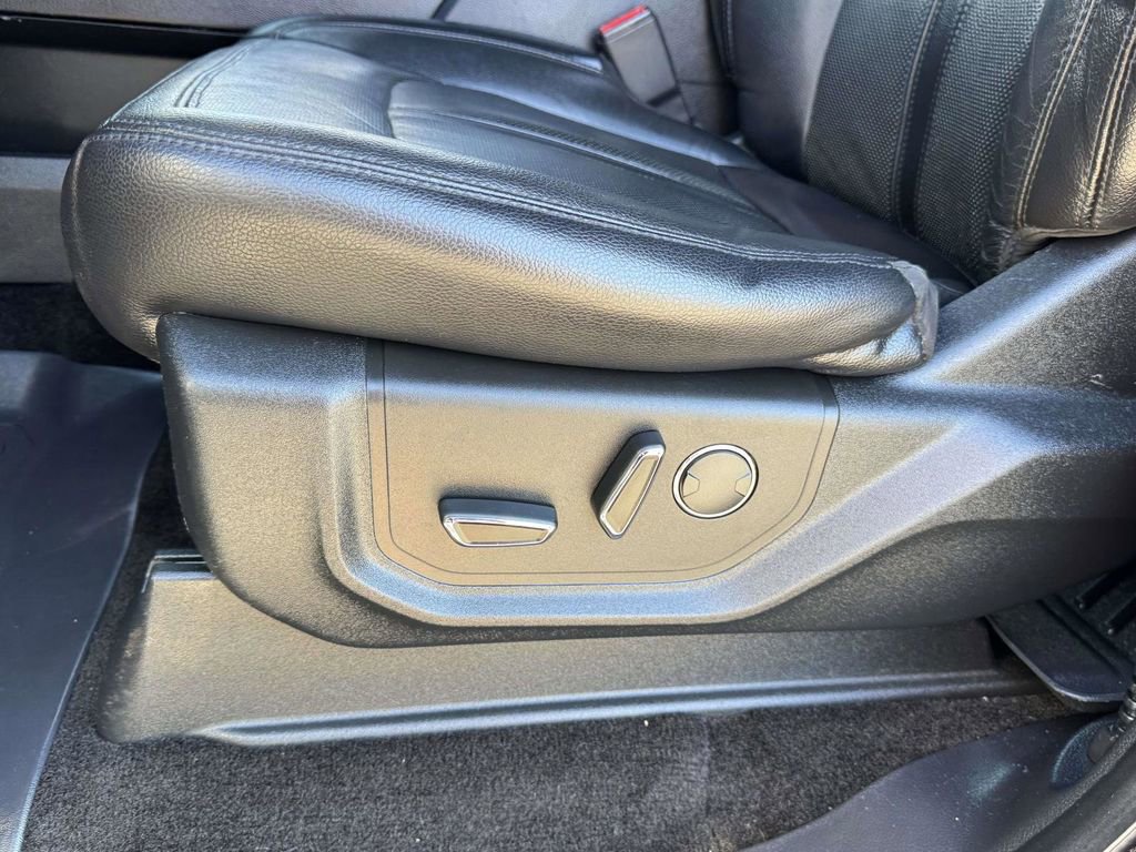 Used 2018 Ford Expedition Limited image 20