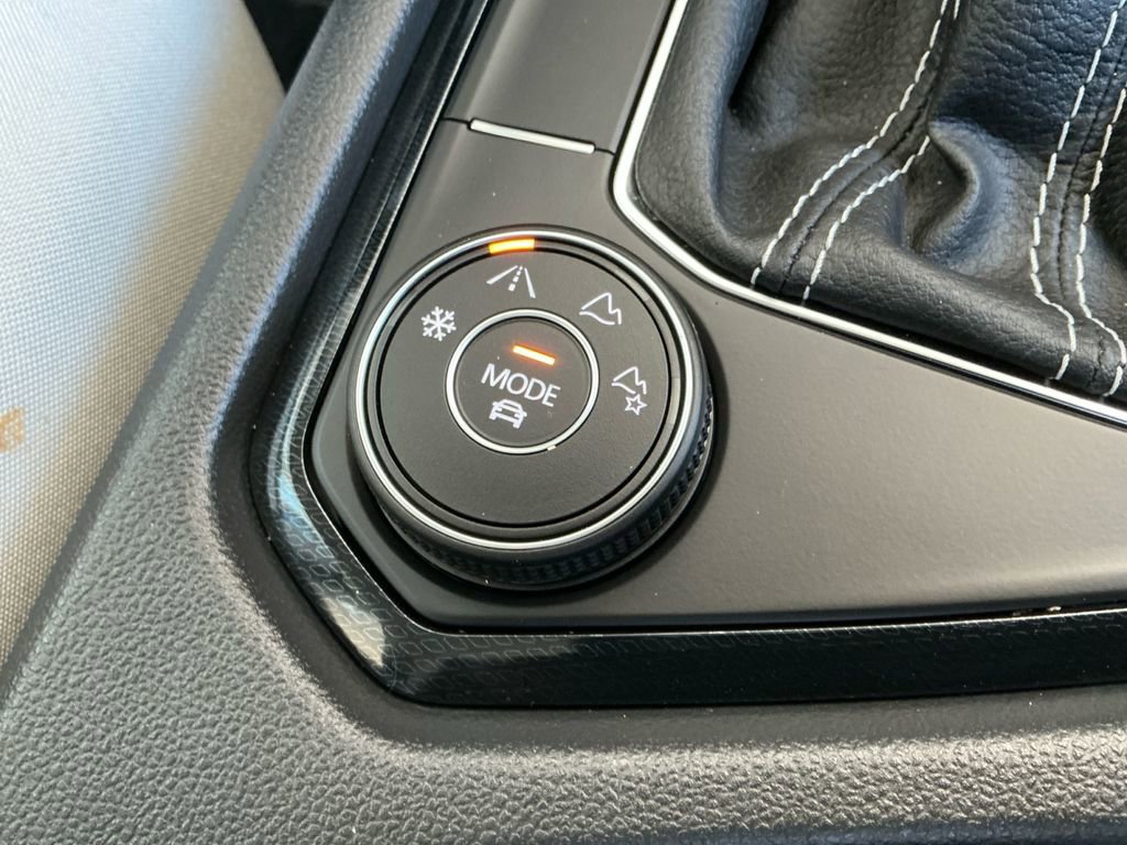 Used 2025 Volkswagen Taos S image 20