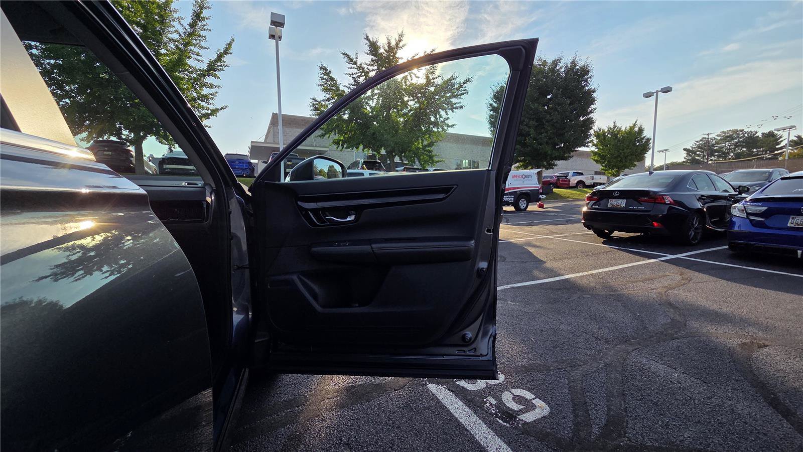 Used 2025 Honda CR-V EX-L image 31