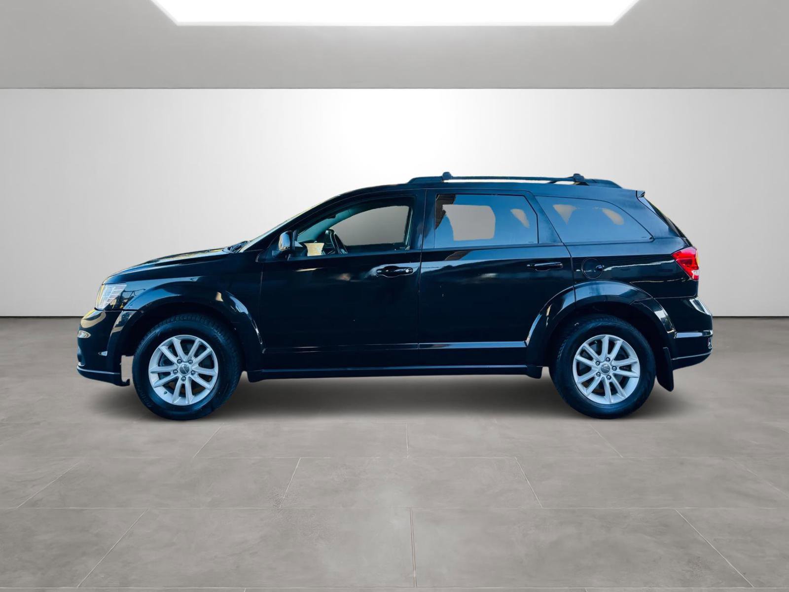Used 2015 Dodge Journey SXT w/ Navigation & Sound Group FWD image 4