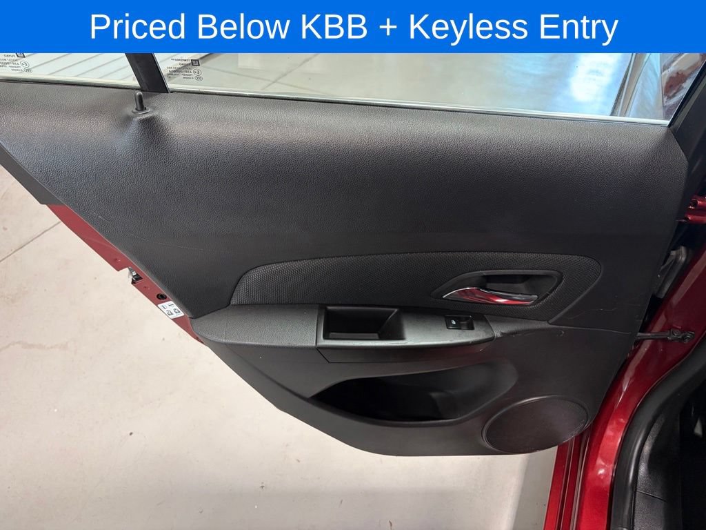 Used 2016 Chevrolet Cruze LT FWD image 12
