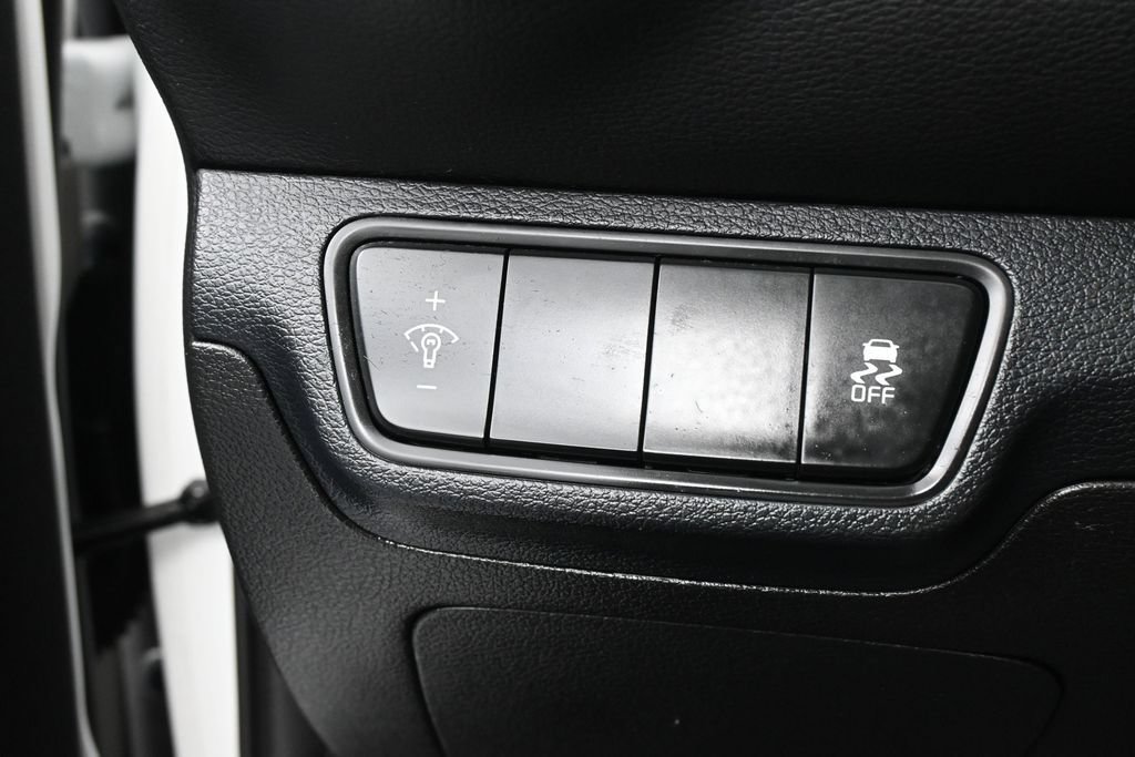 Used 2023 Kia Forte LXS FWD image 16