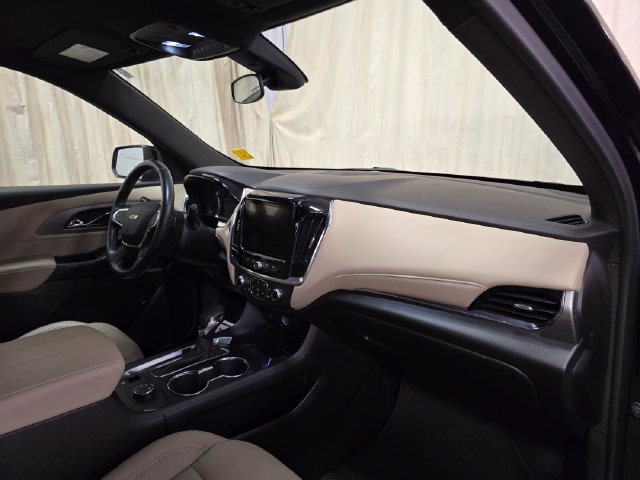 Used 2023 Chevrolet Traverse LT AWD/4WD image 32