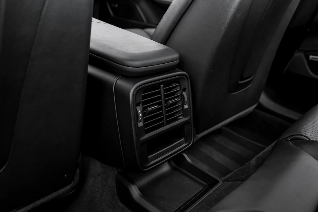 Used 2022 Porsche Taycan image 50