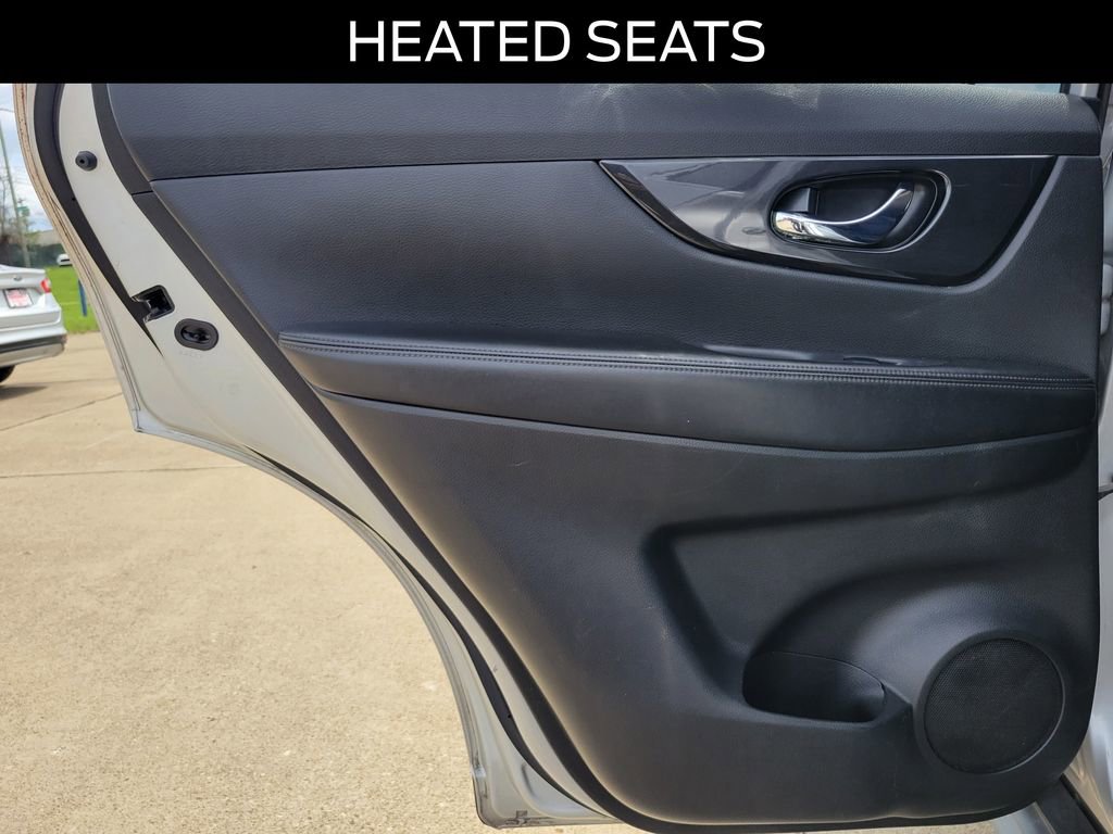 Used 2017 Nissan Rogue SV image 13